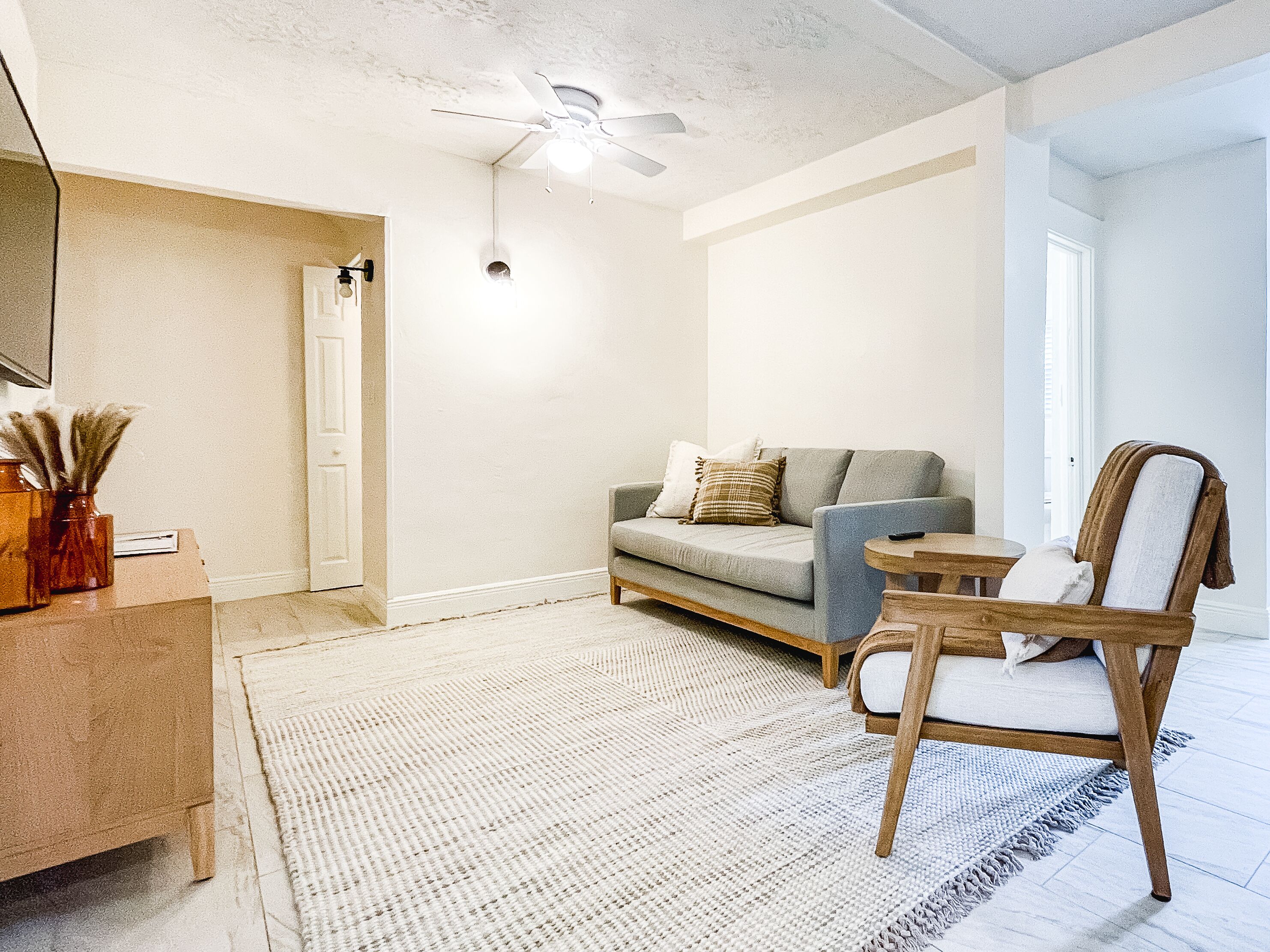 Unit C - Coastal Boho Apt in Charming Beach Town 