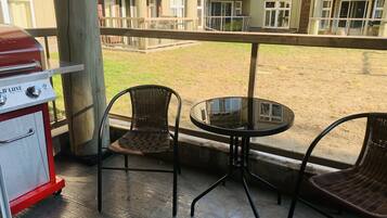 Kondominium Romantis | Pemandangan dari kamar