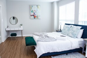 4 Schlafzimmer, Schreibtisch, Bügeleisen/Bügelbrett, Reisekinderbett