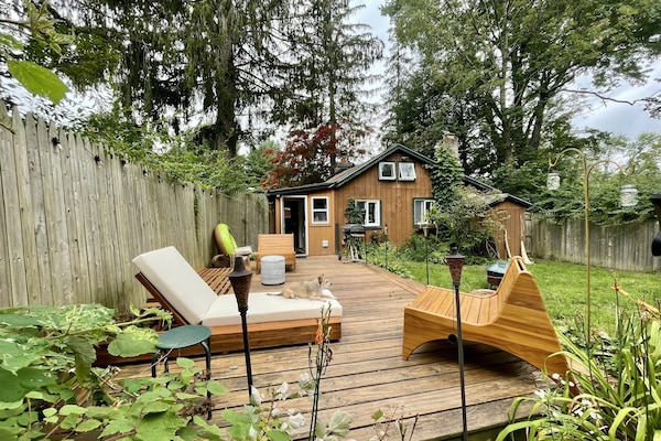 Relax in our beautiful deck with comfortable chaise lounges, bbq & gas firepit.