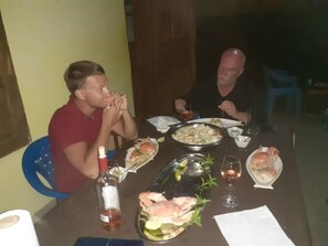 Outdoor dining - Way Kassala guest house, a haven of peace (Diembering)