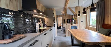 Fridge, oven, dishwasher