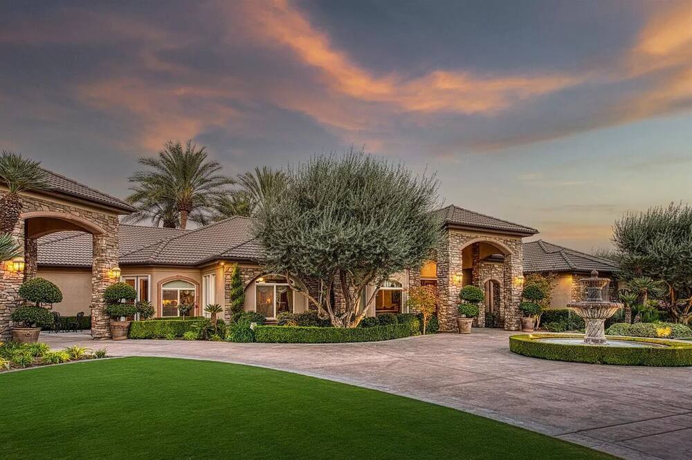 Large Countryside Villa in Central California