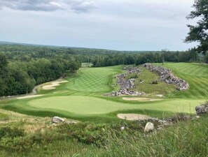 Golf - Famous cottage directly on 100' private shoreline of pristine lake. (Belgrade)