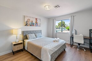 4 bedrooms, desk, iron/ironing board, free WiFi