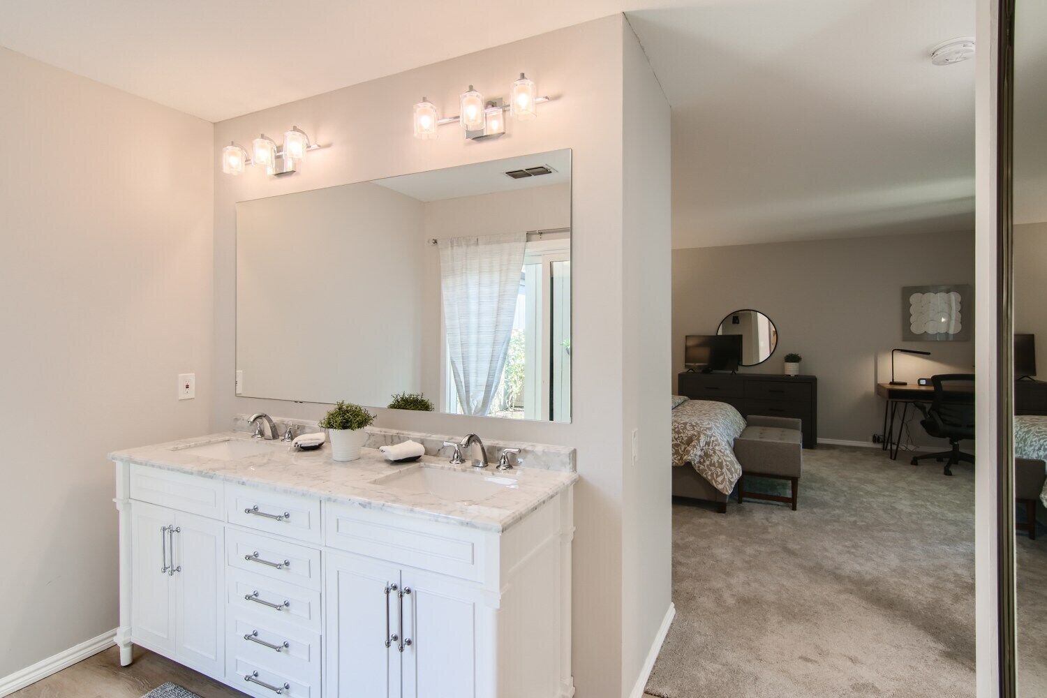 2 室のベッドルーム、WiFi