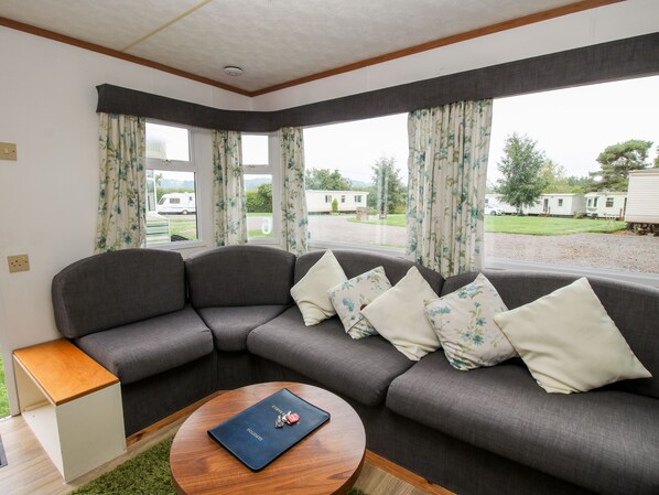 Living room - 6 Old Orchard (Much Wenlock)