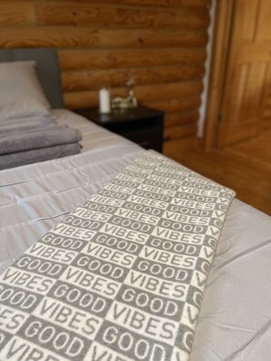 3 makuuhuonetta, silitysrauta/-lauta, ilmainen Wi-Fi, vuodevaatteet