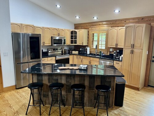 Beautiful Cabin few minutes away from Lake Lure and Chimney Rock