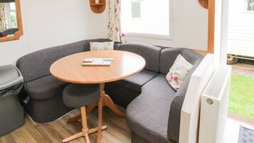 2 habitaciones, decoración personalizada y muebles diferentes