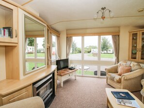 Living room - 4 Old Orchard (Much Wenlock)