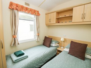 2 bedrooms, individually decorated, individually furnished, free WiFi - 4 Old Orchard (Much Wenlock)