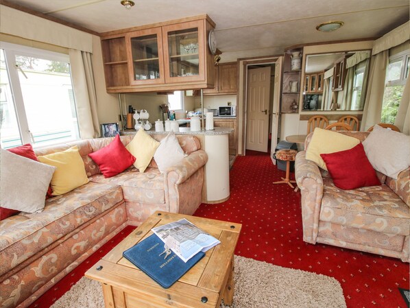 Living room - 1 Old Orchard (Much Wenlock)