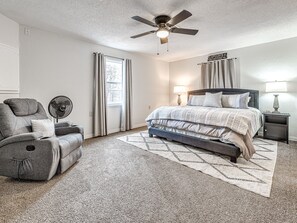 5 bedrooms, free WiFi, bed sheets