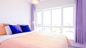 2 bedrooms, desk, iron/ironing board, travel crib