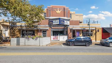 店内停车场、建议开车