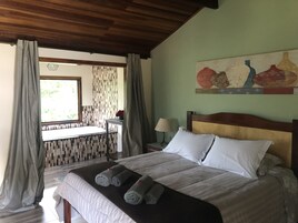 Chalé Verde | Minibar, iron/ironing board, free WiFi