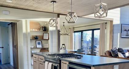 MegaVista Mountain Lodge - HGTV - Featured Retreat in the White Mountains.