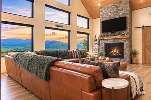 Smart TV, fireplace