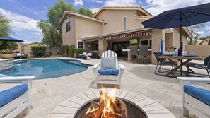 Outdoor dining - 7min to TPC, 3 Kings & Kids Bunkbed, Games, Heated Pool, Large Outdoor Space! (Scottsdale)