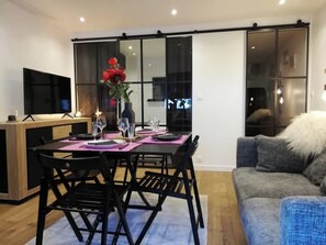 Dining - Weekend 3* apartment, city center (La Clusaz)