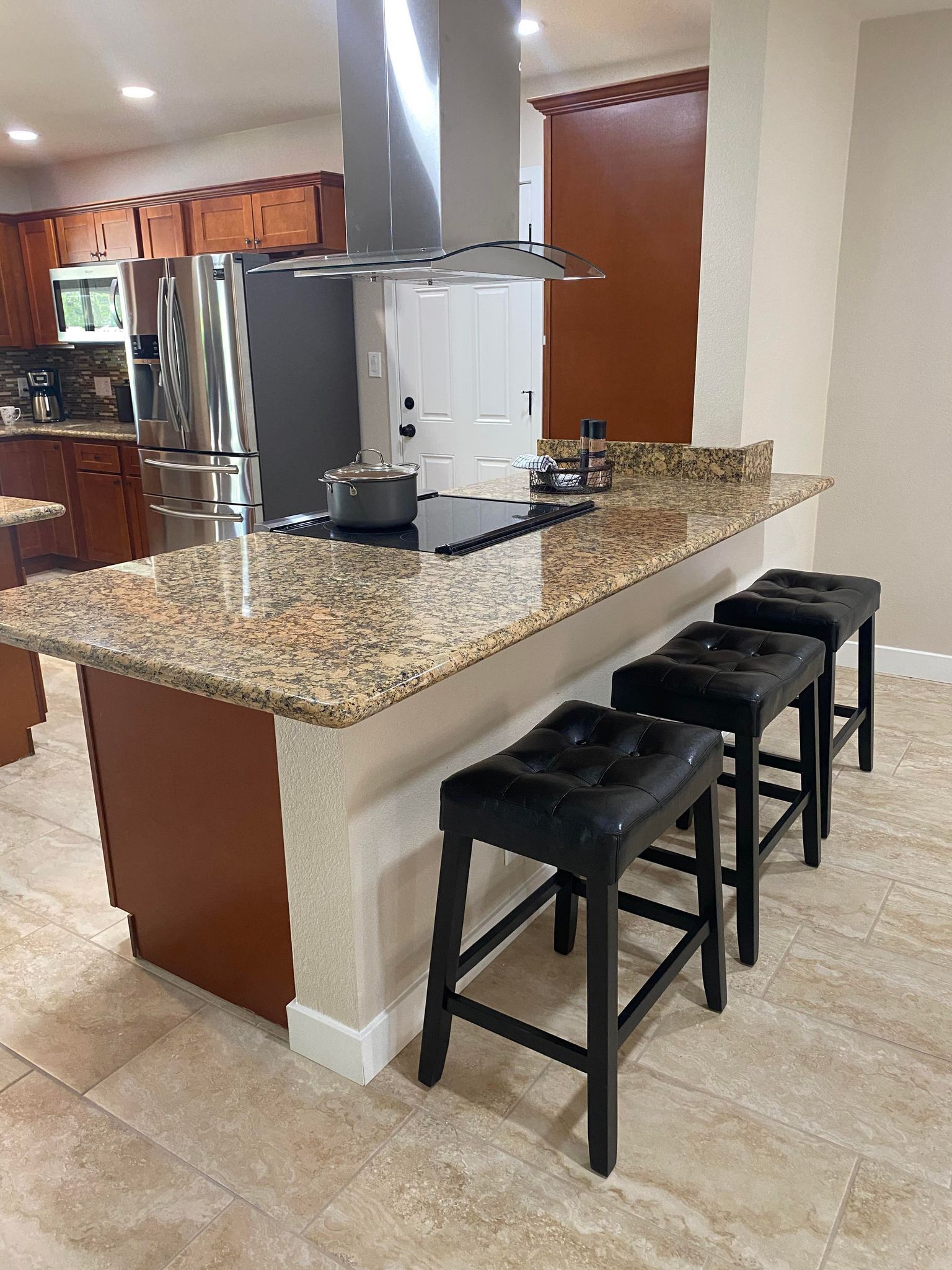 3 Bedroom with private yard, Large Pool, Close to Downtown Fountain Hills