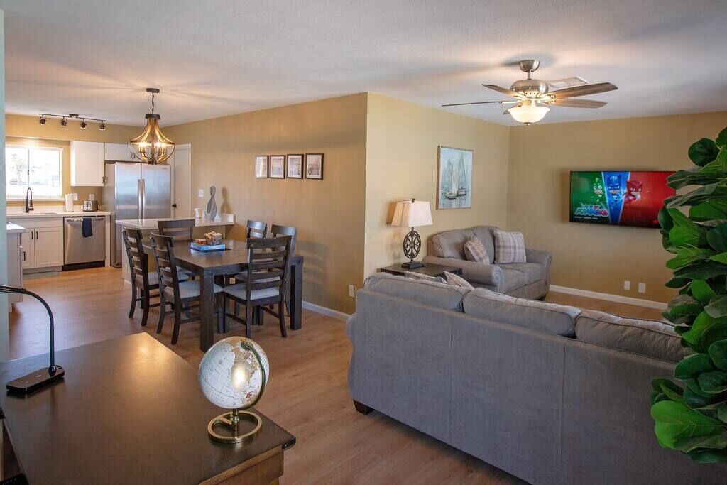 Enchanting pool, putting green, cornhole, and BBQ!