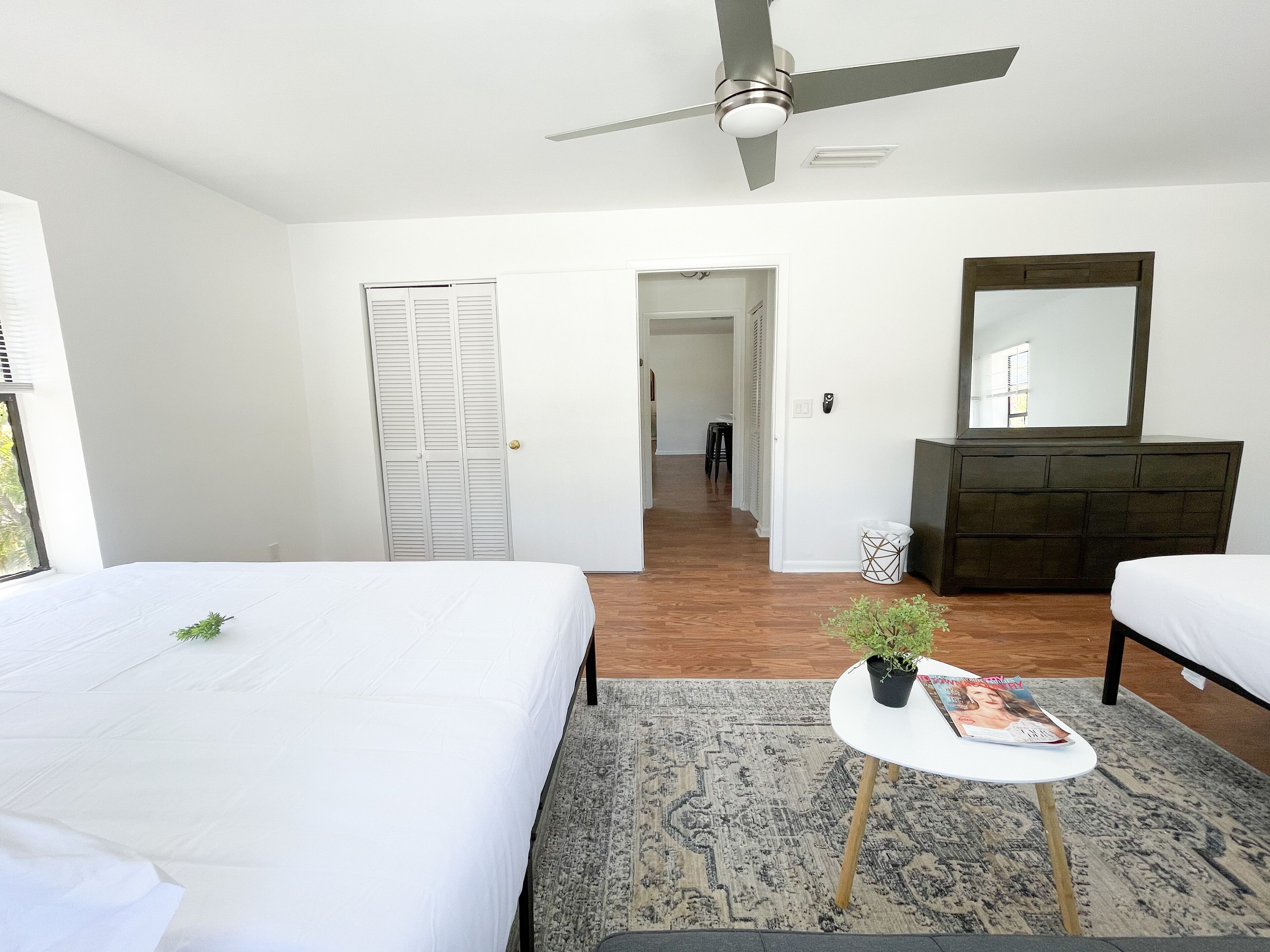 #7 HUGE 2-bedroom with 3 KING BEDS, Atlantic Ave