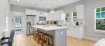 Stunning 4BR 3BA Cottage Heated Pool 5 Min to Beach