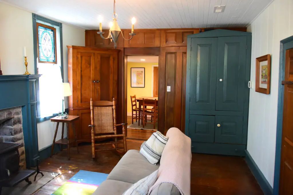 1790s cottage in Millersburg