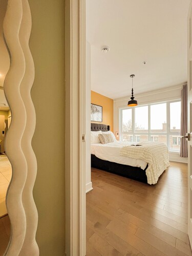Handsome new*2 bedroom*queen bed*gym 24/7