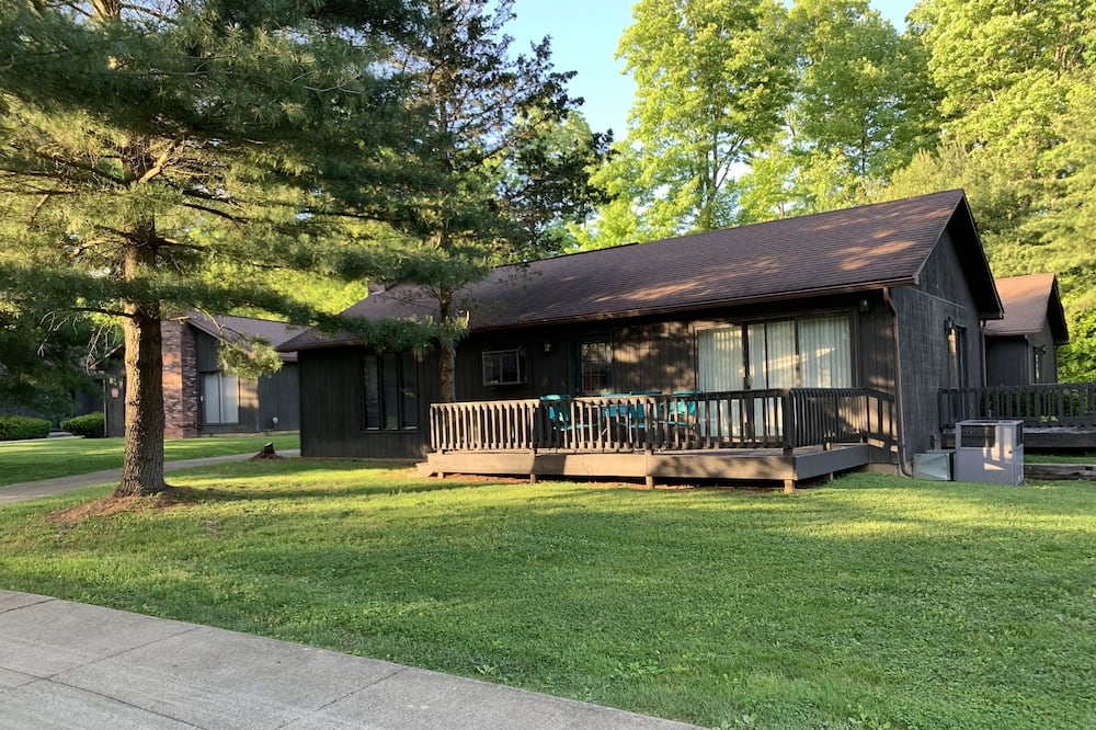 Apple Valley Lake, Pools and Beaches! Guest passes available for a fee.