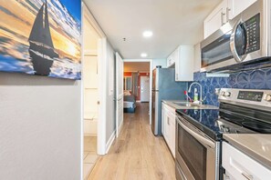Fridge, microwave, oven, stovetop - Newly Added, Remodeled, Direct Oceanfront, Pools! (Myrtle Beach)