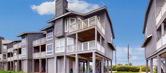 Gulf-view beach house with decks, balcony, AC, & washer/dryer - dog-friendly