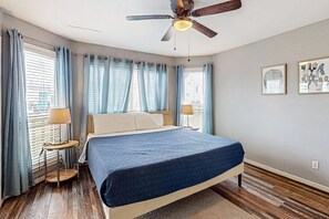 3 bedrooms, iron/ironing board, internet, bed sheets
