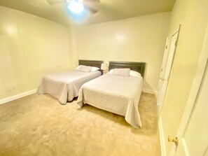 3 bedrooms, iron/ironing board, WiFi, bed sheets - ALL THINGS NOLA! (New Orleans)