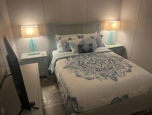 2 室のベッドルーム、デスク、アイロン / アイロン台、WiFi (無料)