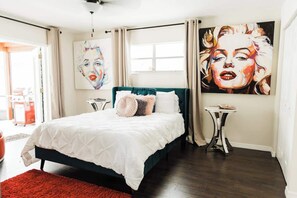 5 bedrooms, desk, iron/ironing board, travel cot