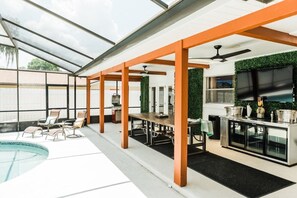 Relax in this open-plan space with a glass ceiling, pool area, and self-catering kitchen.