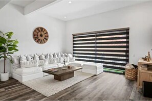 Smart TV, stereo