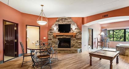 Serene river-view condo with in-room jetted tub & two fireplaces