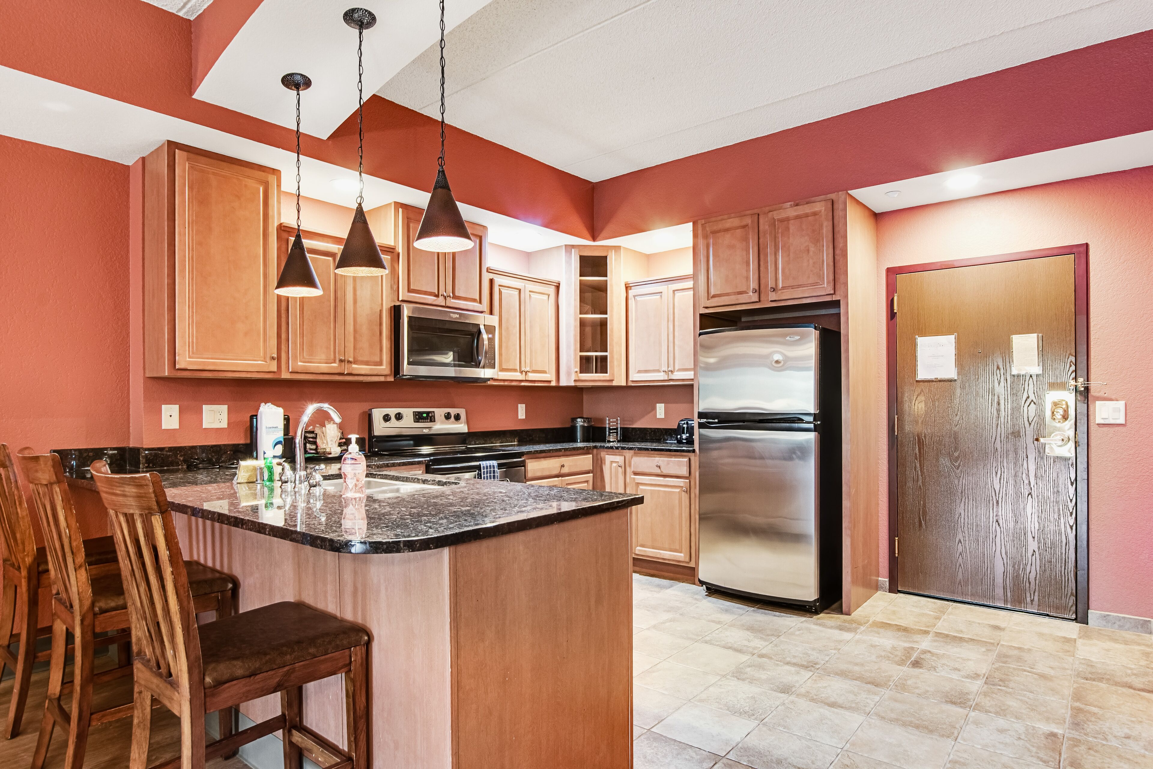 冰箱、微波炉、烤箱、炉灶