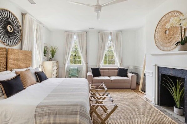 3 habitaciones, tabla de planchar con plancha, wifi y ropa de cama 