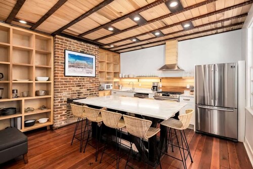 Boutique Home & Resort Pool ‘Tuckertown’