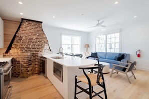 Fridge, microwave, oven, stovetop - Boutique Home & Resort Pool 'The Sullivan' (Charleston)