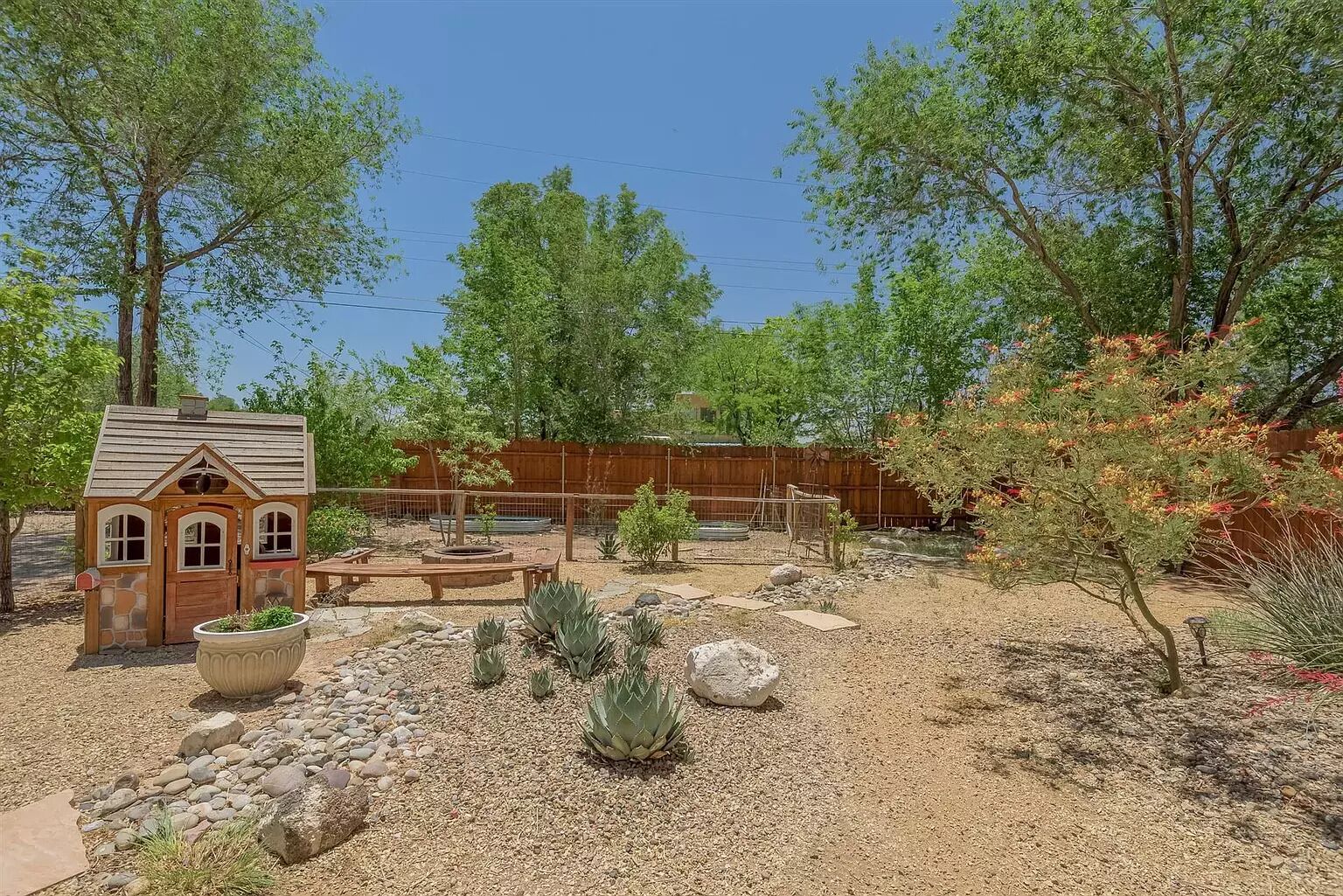 Casa Agave - A Centrally Located Home 