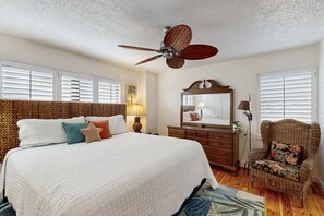 3 bedrooms, internet, bed sheets - Oceanfront condo with central AC, washer/dryer, pool, & hot tub (North Myrtle Beach)