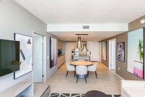 Dining - 3505 Hyde Beach House 2 B the Best Ocean View 35 Floor (Hollywood)
