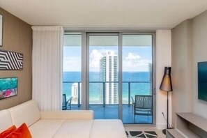 TV - 3505 Hyde Beach House 2 B the Best Ocean View 35 Floor (Hollywood)