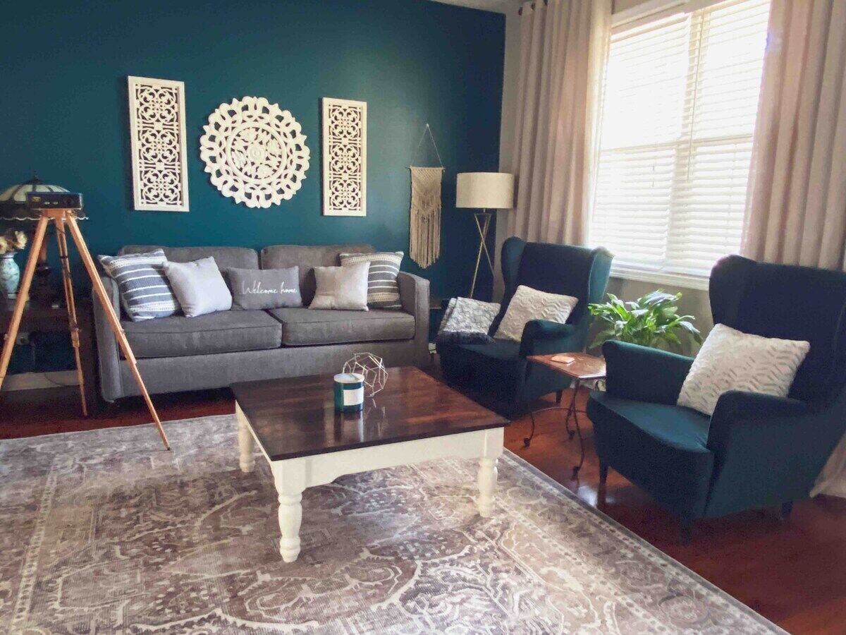 Spacious & Cheerful Home